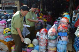 Phó Chánh Thanh tra Sở bị dân vây đòi tiền