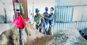 Lực lượng bảo vệ rừng ngang nhiên trói tay, đánh đập người