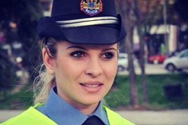Nữ cảnh sát 9x xinh đẹp hút hồn dân mạng