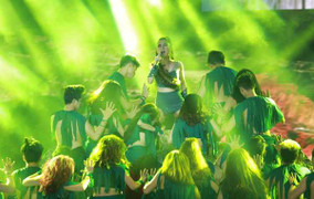 Hương Tràm nổi loạn khiến ban giám khảo The Remix 2016 bất ngờ