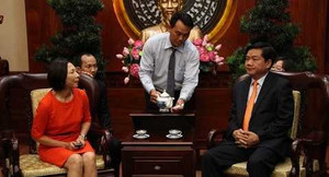 Bí thư Thăng mong nhà đầu tư tăng tốc hơn nữa