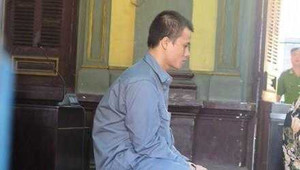 Con gái bị 'hiếp dâm', mẹ khai lại tuổi để xin giảm án cho hung thủ