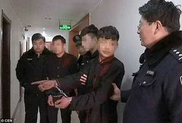 Chấn động video chơi oẳn tù tì để phân lượt hiếp dâm cô bé 15 tuổi