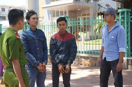 Bắt băng nhóm chuyên giật túi xách, đâm đứt gân tay thiếu nữ