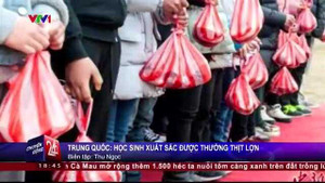 Clip: Thưởng thịt lợn cho học sinh xuất sắc