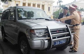 Vì sao xe chở cán bộ cấp cao lại được 'ưu ái' khi gây tai nạn?