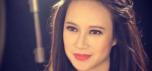 Khánh Linh: Từ 'Họa mi hót trong mưa' đến 'Cô gái trang bìa'