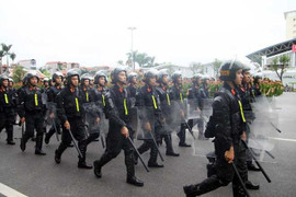 Hàng trăm cảnh sát Thanh Hóa được huy động đến hội trường đối thoại với dân