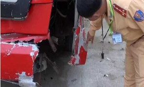 Tài xế xe khách tông chết người rồi bỏ chạy