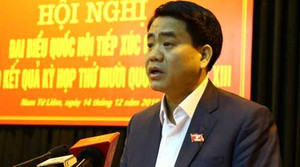 Gặp chủ tịch Nguyễn Đức Chung, cử tri bỗng nhiên ‘khỏi ốm’