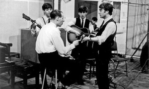Nhà sản xuất âm nhạc của nhóm The Beatles qua đời ở tuổi 90