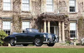 Điều ít biết về chiếc xe sắp được đấu giá của phu quân Nữ hoàng Anh Elizabeth II