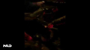 Clip: Xe biển xanh gây tai nạn liên hoàn, dân xúm vào đánh tài xế