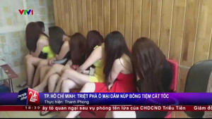 Clip: Bắt quả tang 4 nữ nhân viên đang bán dâm trong tiệm cắt tóc