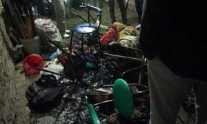 'Ma men' tự châm lửa đốt nhà, cản lực lượng cứu hỏa