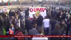 Clip: Cãi vã, đánh nhau trước cuộc vận động tranh cử của ông Donald Trump