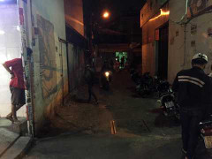 Cả khu phố náo loạn vì tiếng súng nổ