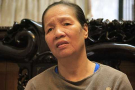 4 con chó 'Tây' như thú săn cắn xé tay chủ nhân đang dính máu