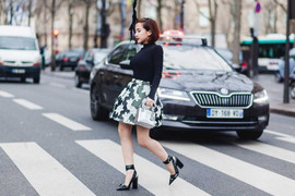 Tín đồ Việt chi hàng tỷ đồng để tỏa sáng ở Paris Fashion Week
