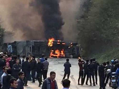 Vụ xe bồn đâm xe khách ở Hòa Bình: Lạnh người lời kể của nhân chứng