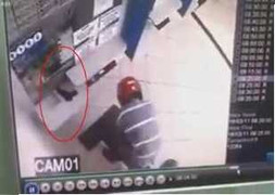 Clip: Hùng hổ vác súng đi phá cây ATM và cái kết ‘uất nghẹn’