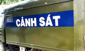 Xe công an chở đối tượng truy nã tông chết 3 người trong đêm