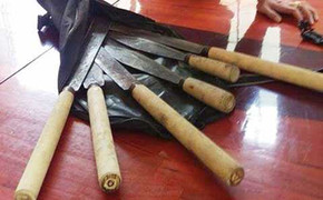 Mang hàng nóng đi xe ô tô từ Bình Dương sang Đồng Nai 'xử' nhau