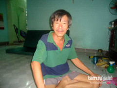 Lạ lùng người đàn ông gần 20 năm cứ ăn cơm là nôn ra máu