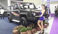 SUV Thái Lan nhái kiểu dáng Hummer có giá từ 900 triệu đồng