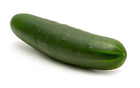 Vô tình lúc 'mây mưa' dùng quả dưa chuột làm người yêu chết