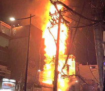 Cháy lớn quán karaoke, khách hoảng loạn kêu cứu