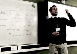 Thầy giáo dạy học bằng hát rap khiến học sinh mê mẩn