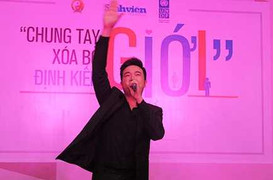 Ca sỹ Minh Quân chung tay xóa bỏ định kiến giới