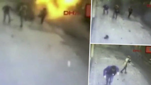 Clip: Kinh hoàng khoảnh khắc kẻ đánh bom tự sát nổ tung tại Istanbul
