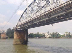 Nghi can vụ sà lan đâm sập cầu Ghềnh khai gì?