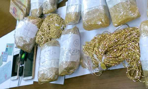 Thuê ô tô đi trộm 5,5 kg vàng