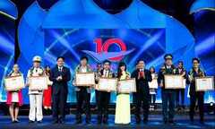 Ca sĩ Hà Anh Tuấn, chàng trai 'vàng' Toán học lọt top 10 gương mặt trẻ VN tiêu biểu