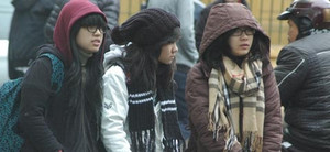 Chiều nay không khí lạnh tràn về Hà Nội, trời chuyển rét đậm