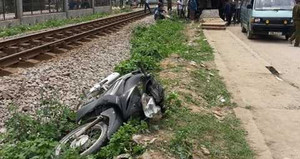 Kẹt bánh xe trên đường ray, Bí thư xã bị tàu cán chết
