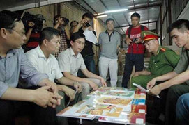 Khởi tố giám đốc công ty tàng trữ hơn 50.000 cuốn sách lậu