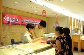 Giá vàng lại ‘lao dốc’ thẳng đứng