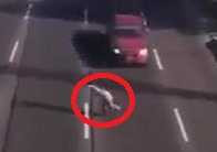 Clip: Khi ‘thánh chán sống’ sang đường