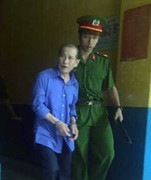 'Yêu râu xanh' hiếp dâm cháu ngoại của vợ