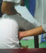 Vụ thầy giáo luồn tay qua người nữ sinh: Thông tin mới nhất