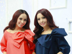 Cặp song sinh Thuý Hằng - Thuý Hạnh liên tục thay đồ khi ghi hình