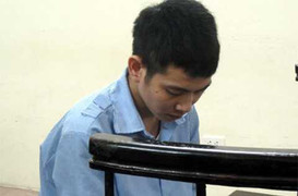 Bị vợ 'cắm sừng', dùng dao đâm chết tình địch