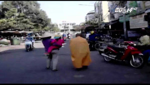 Clip: Lật tẩy chiêu trò giả nhà sư khất thực