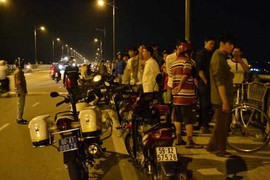 Bỏ lại ảnh chụp cùng người yêu, nam thanh niên nhảy cầu Chương Dương tử tự