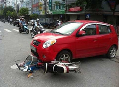 Công an liên tỉnh vào cuộc truy tìm tài xế ôtô gây tai nạn rồi bỏ chạy