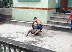 Sự thật ảnh tố con đánh bố dã man: Tìm thấy kẻ tung ảnh lên mạng xã hội